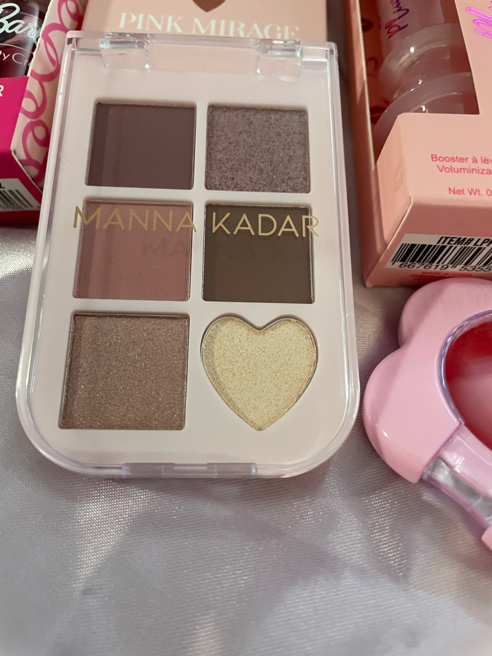 New Makeup Bundle - Picture 2 of 4